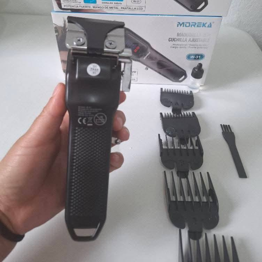 MAQUINILLA CON CUCHILLA AJUSTABLE Profesional B Carga - Moreka Modelo W-31