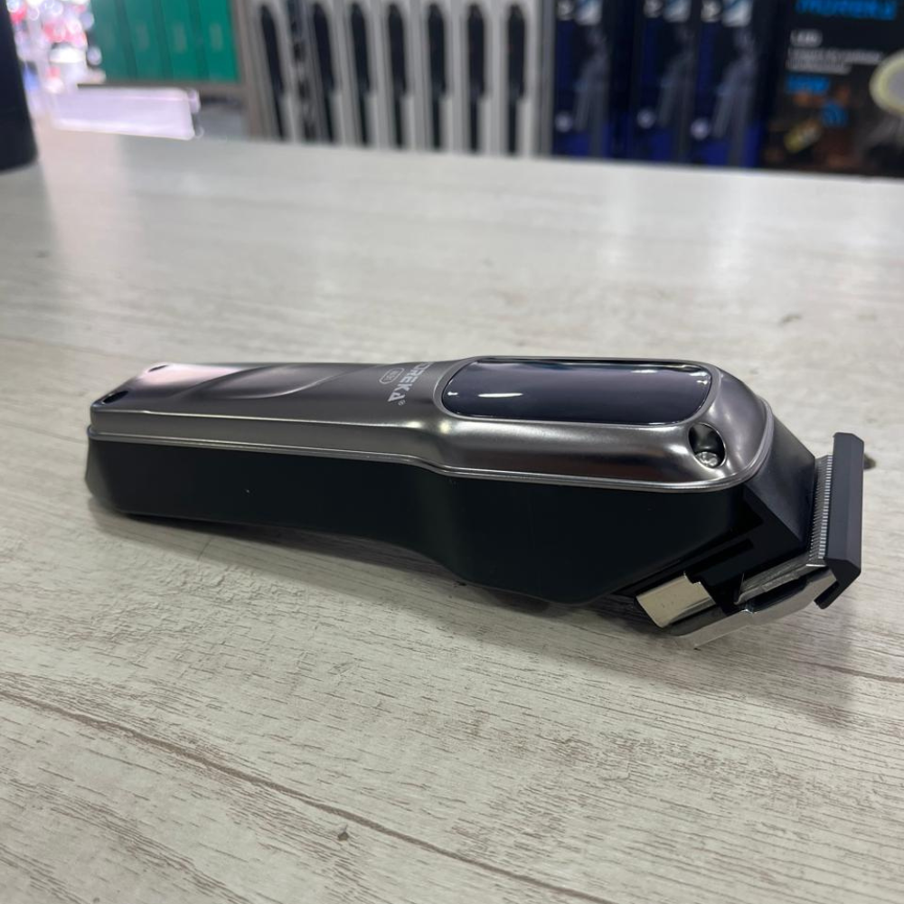 MAQUINILLA CON CUCHILLA AJUSTABLE Profesional B Carga - Moreka Modelo W-31