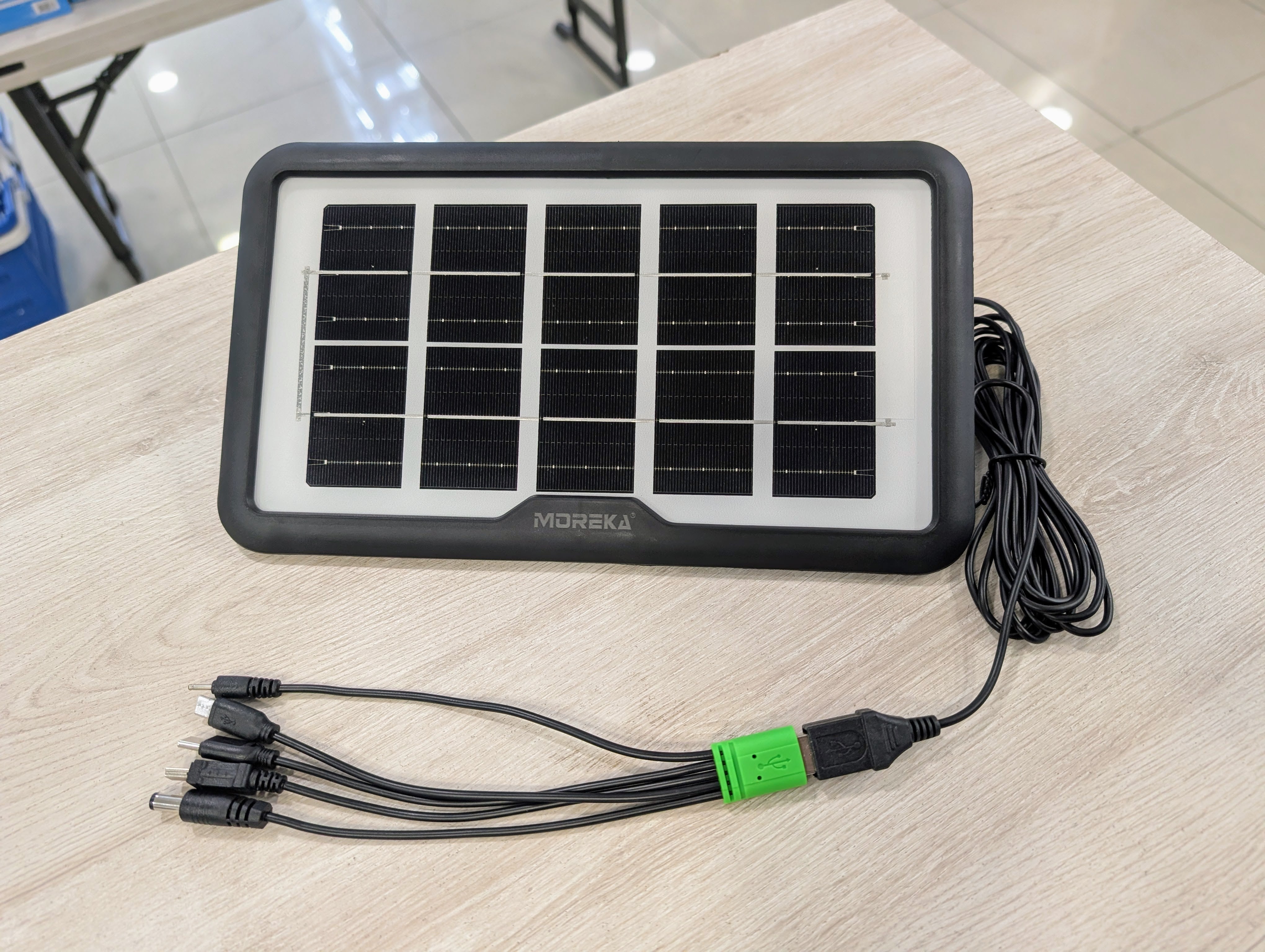 Panel Solar Portátil 3.8W 6V 5 conectores Moreka MOR-10T