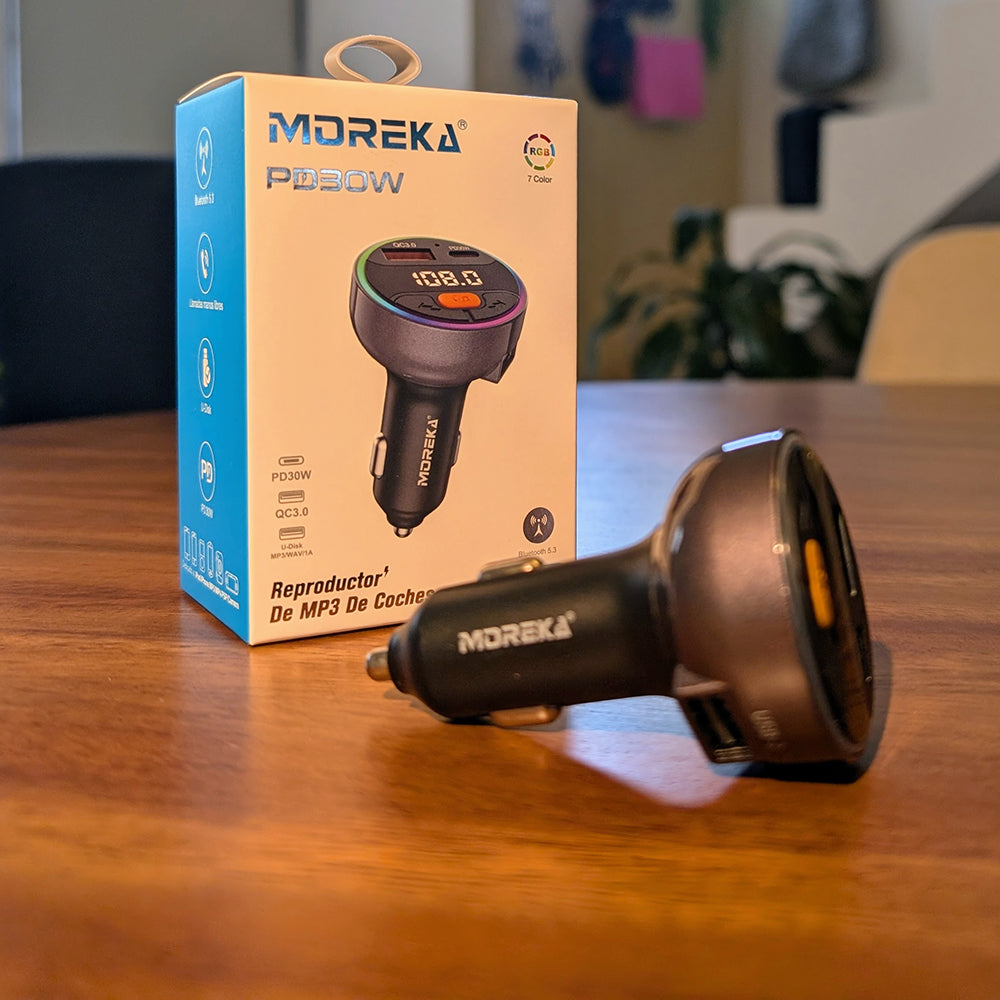 Plug in Trasmisor FM Bluetooth De Carro Moreka CP0074 Plug In 3.1A USB