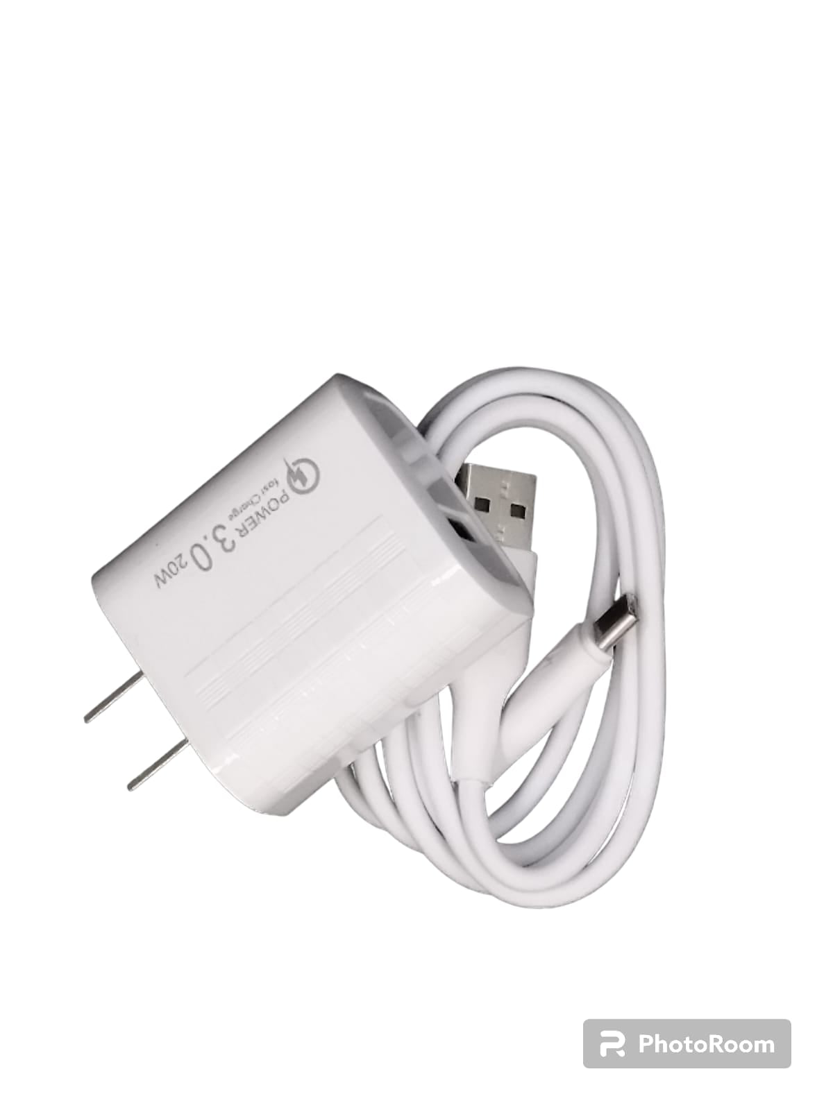Cargador MOREKA MQ015 20W, 3.1A Incluye Cable tipo C - USB