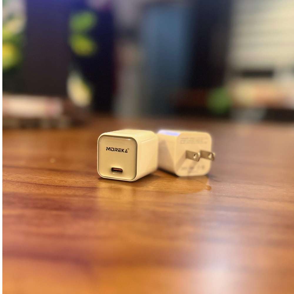 Cargador tipo C 20W 5V- 3A cable 1mt tipo C carga rápida Moreka P-216