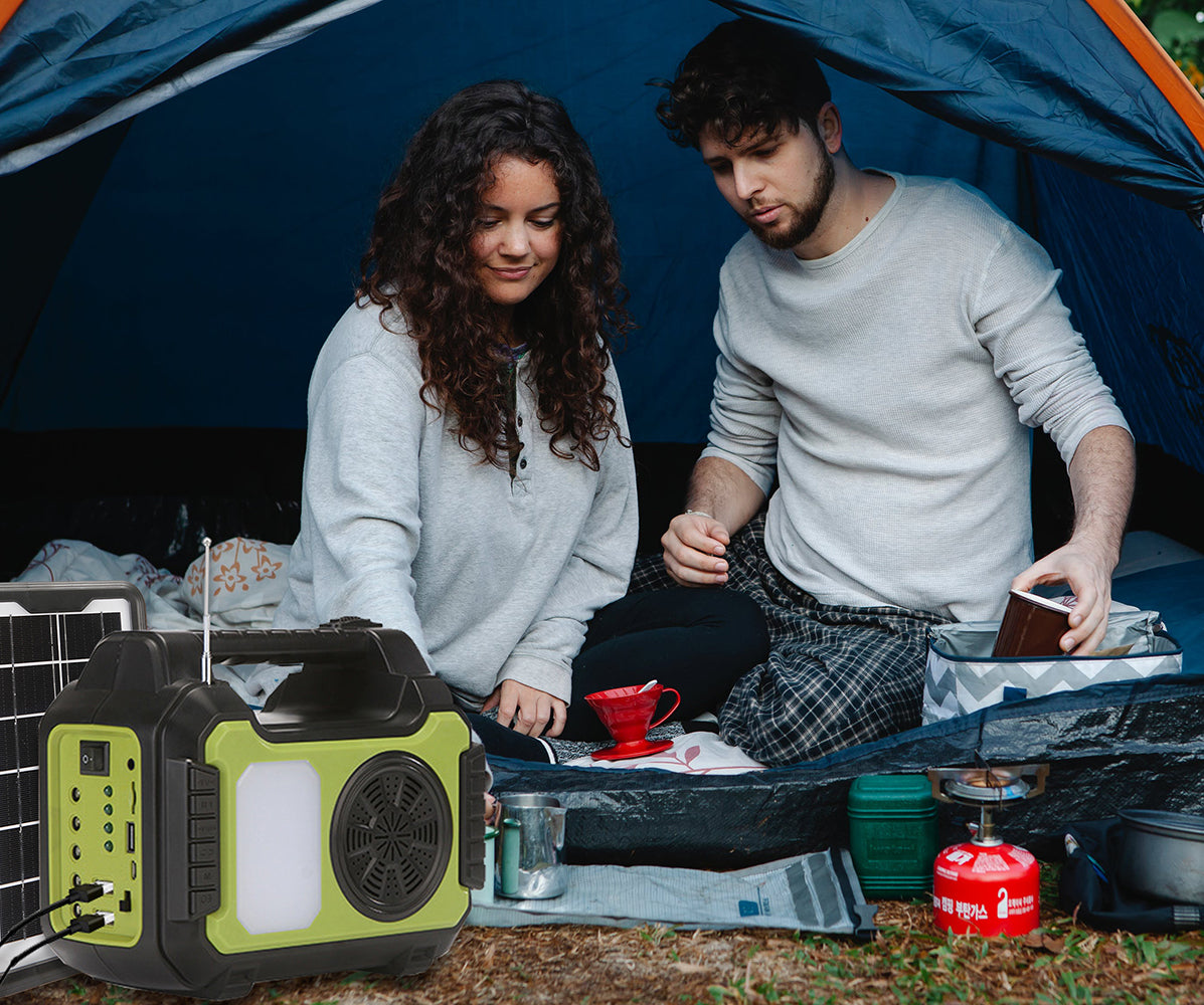 Mini Sistema Solar Radio FM 4 Focos Linterna Power Bank MOR-8072